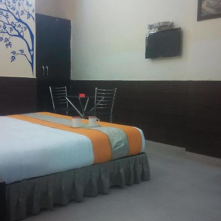 Hôtel Lazeez à New Delhi Extérieur photo